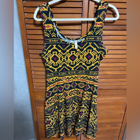 Xhilaration Black and Yellow Sleeveless Dress - Picture 3 of 5